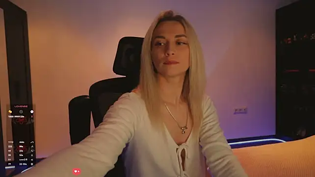 AskAlexa Adlı Modelin Canlı XXX Sohbeti