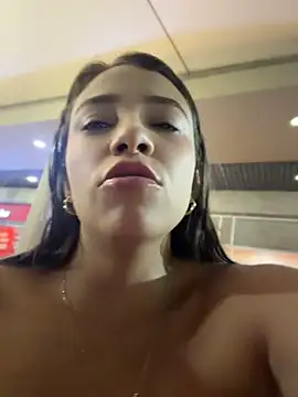 Hall_16 Live XXX-chat