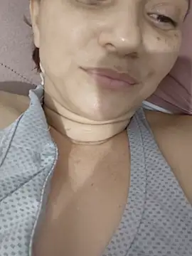 Amanda39's Live XXX Chat
