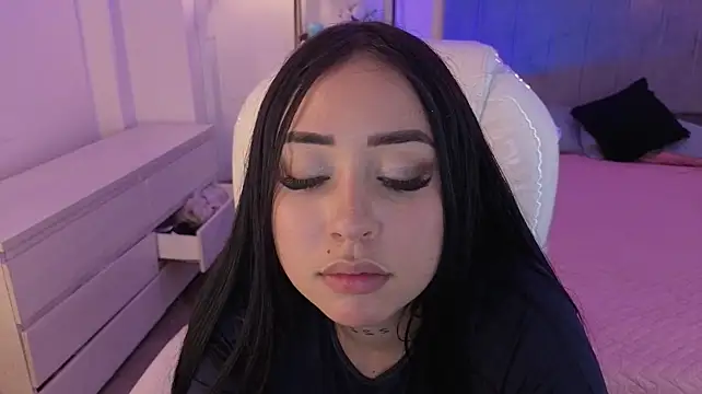 Chat +18 de iam_sofiia ao vivo