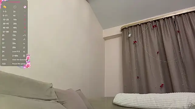 FruityXo - 5x spanks on US of my ass