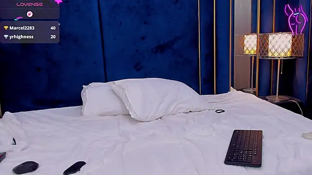 tenny_shy élő XXX-chatje