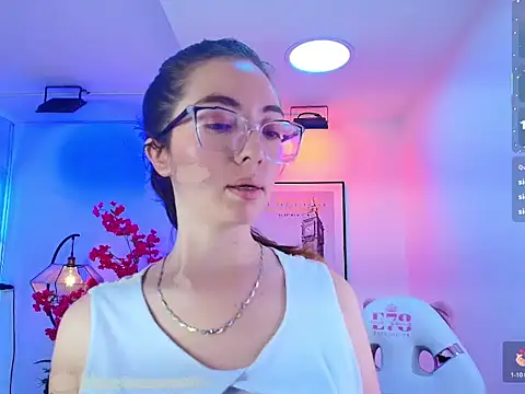 Veronica_miiller - 🎀 naked + fingers in pussy 🎀