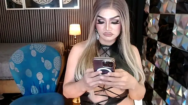 PrettyHorseCockTrans Chat XXX in diretta
