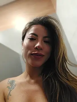 Karen_San_Miguel - Flash panties in public + flash tits 😈