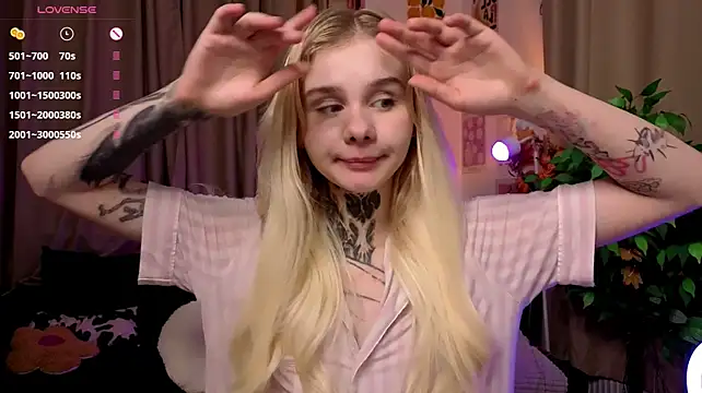 Britney_Lynch - Doggy style+two fingers in the ass