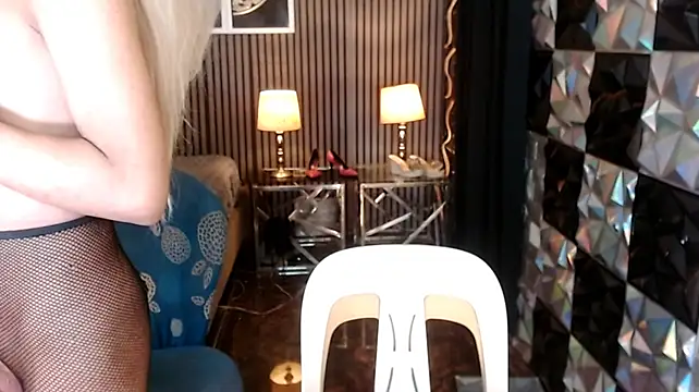 PrettyHorseCockTrans live XXX chat