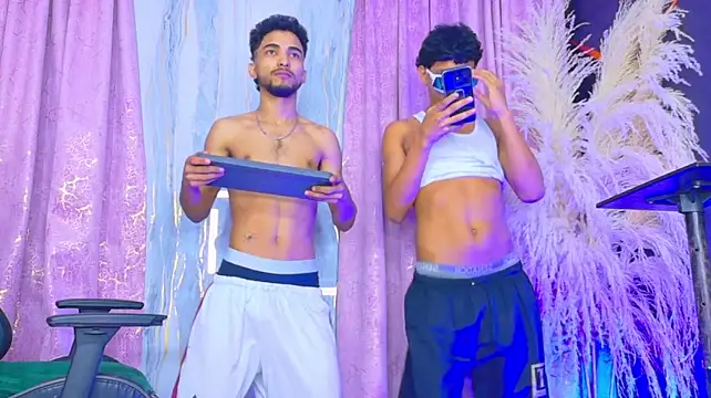 צ'אט XXX בשידור חי של Boy_Rock_xx
