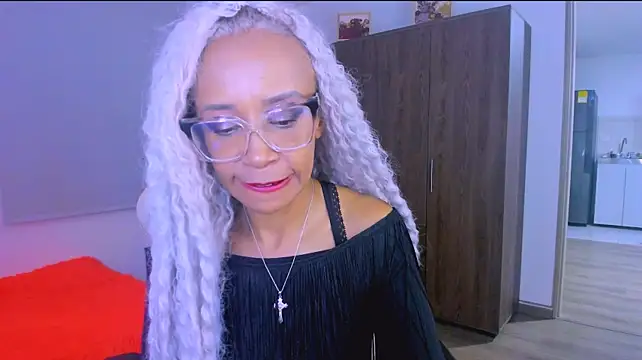ScarlettMalbec - SEXI STRIPTEASE SHOW!!!!