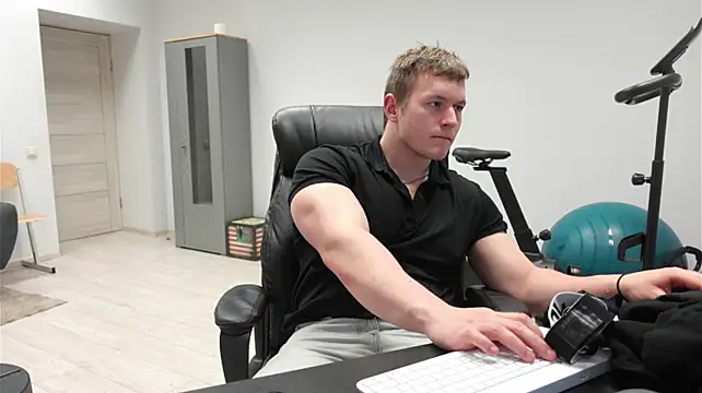 XXX chat uživo modela Richard_Dullas
