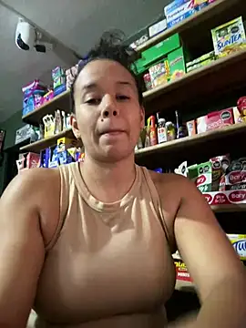 Lannabellx - Play with my boobs in the market 🤫
