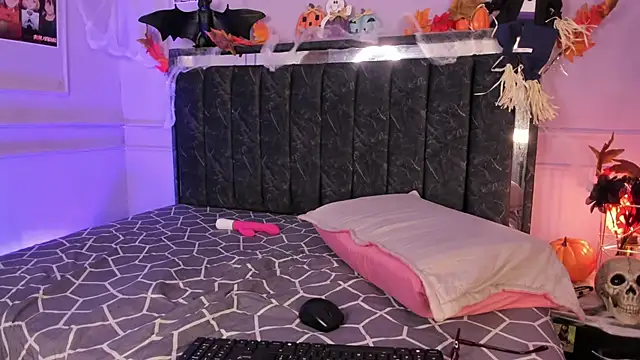 Missa_1 élő XXX-chatje
