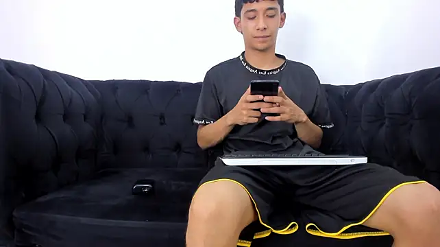 AaronNewmann 现场XXX聊天
