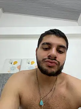 Онлайн чат XXX AmadeoWild