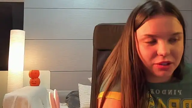 Laraaa_Loom - 👸 Dildo szopi 👸