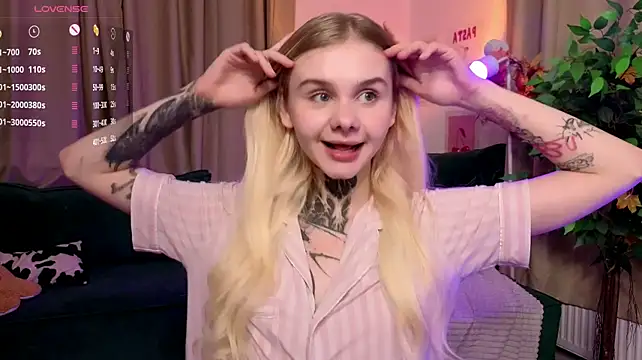 Britney_Lynch - Doggy style+two fingers in the ass