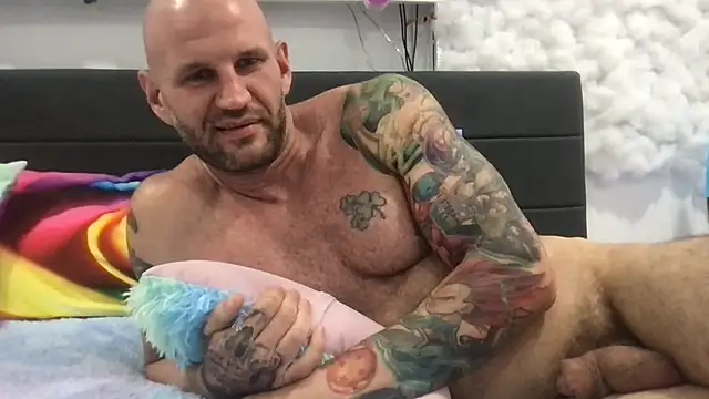 brianomally XXX чат на живо
