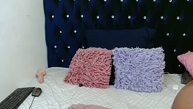 SEXYKENNY22 Adlı Modelin Canlı XXX Sohbeti