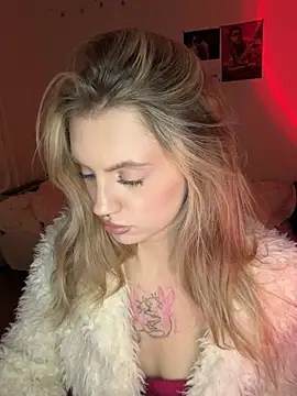 blondiedoll Adlı Modelin Canlı XXX Sohbeti
