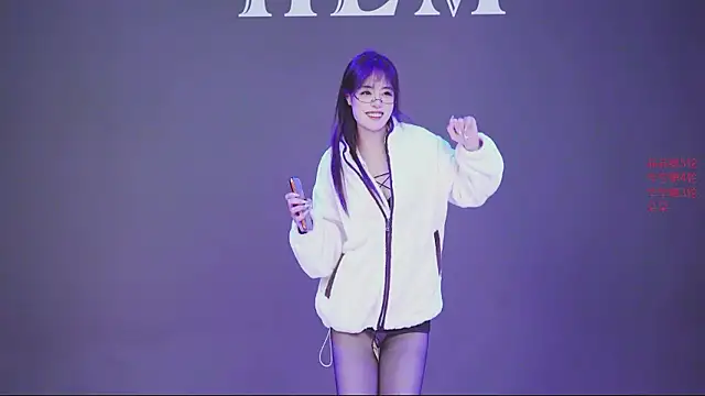 HLM-001 Live XXX-Chat