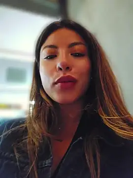 Karen_San_Miguel - Flash panties in public + flash tits 😈