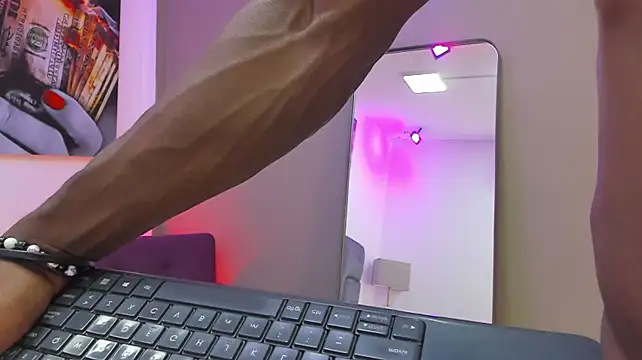 Czat XXX na żywo – derek_raser
