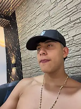 Lander_Cruz Live XXX-chat