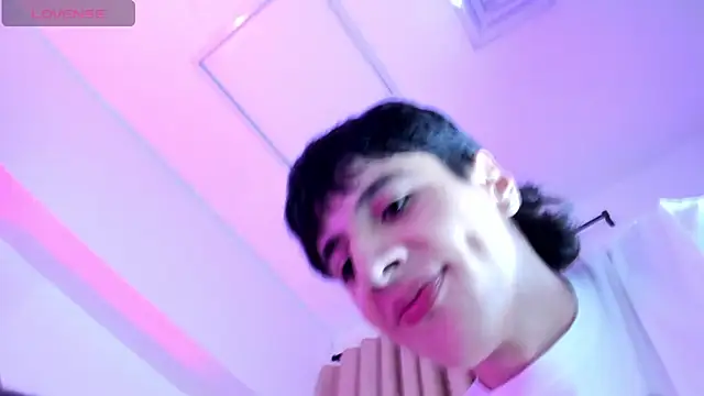 XXX chat uživo modela Nico_split