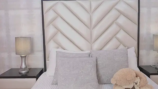 KikiiLove's Live XXX Chat