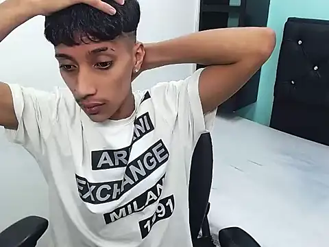 XXX chat uživo modela brayan__hot__