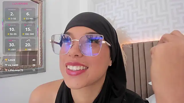 Chat +18 de naishaa_ ao vivo