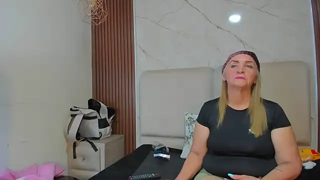 Chatroom XXX en direct de queenstarhy