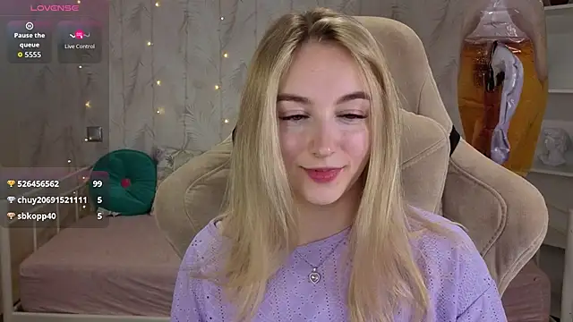 Shy_Polly Chat XXX in diretta