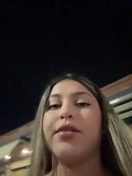 Lunablossom_ - Take off my thongs in a public place