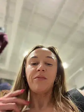 Lunagirl13 - Make me wet& horny while I shop 😈💦😻