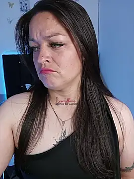 Isa_bluee - see your ass + doggy