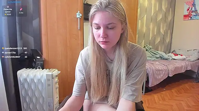 Tiny_Kiss' Live XXX Chat