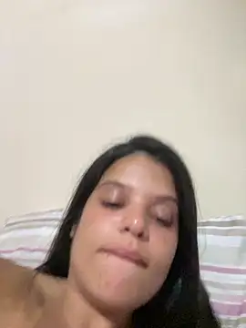 Raissa012 - Fazer 10min de live no chuveiro