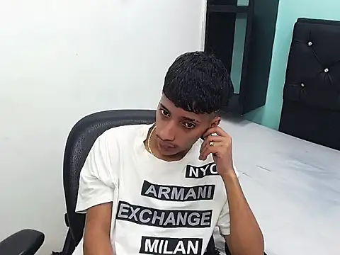 Онлайн чат XXX brayan__hot__