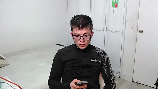 Онлайн чат XXX MathewCollin