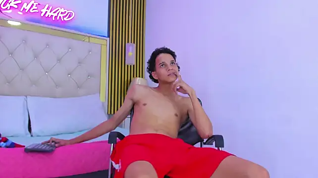 JustinSecret's Live XXX Chat