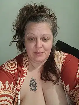 צ'אט XXX בשידור חי של ticklesquirt