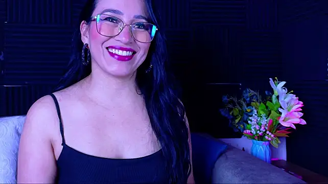 Megan_Diamond05 - Keep an eye on my Domi for 5 minutes.