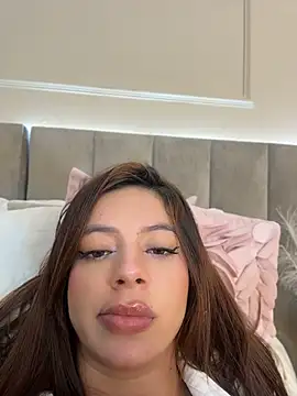 cami_saen's Live XXX Chat