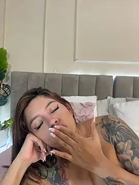 Cami_saen - Take off my clothes while you get me wet