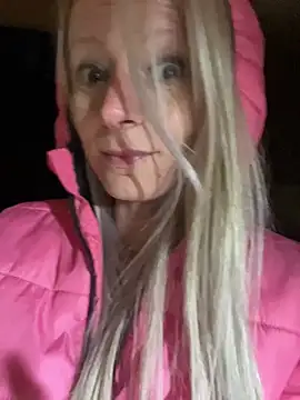 צ'אט XXX בשידור חי של LaMadrina006
