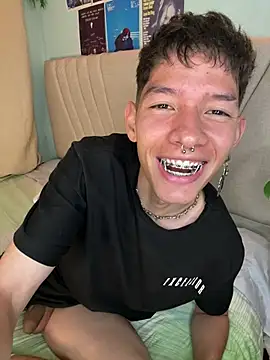 Chat XXX en directo de heyy_noah11