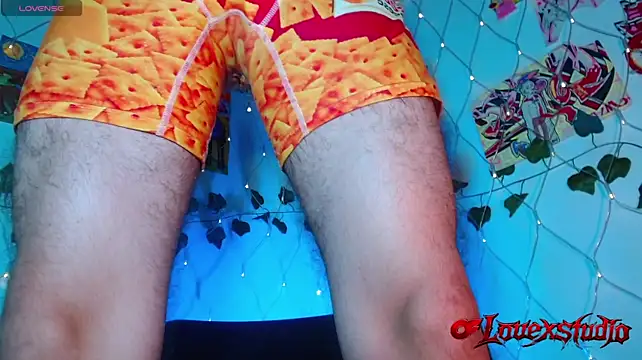 LovexJuxn77 Show in webcam