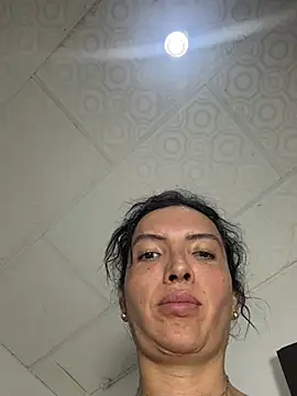 yuliethsanchez: απευθείας συνομιλία ΧΧΧ