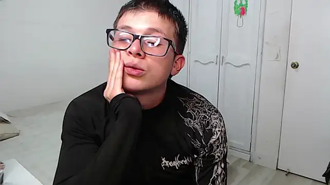 Chat +18 de MathewCollin ao vivo